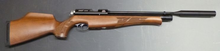 Air Arms S400C .22 PCP air rifle with shaped and chequered semi-pistol grip and forend, raised cheek