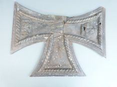 1870 Franco Prussian war memorial Iron Cross with possible battle damage, height 52cm