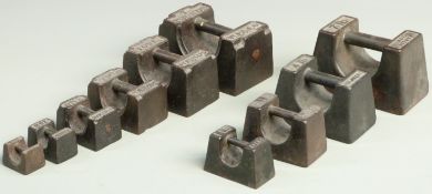 A run of W B & Co Victorian cast iron weights 7lb to 4oz, and a run of Avery weights 7lb to 1lb