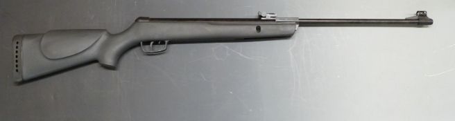 Gamo Hornet .22 air rifle with semi-pistol grip and raised cheek piece, serial number 04-1C-277843-