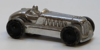 Gaiety Toy Castle Art Product clockwork model racing car with chrome body and driver and black metal