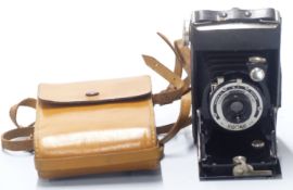 Kodak foling 'Brownie' six-20 camera in case