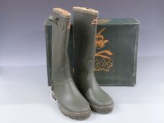 Sportchief wellington boots with leather lining in green, size 10¾, new in original box.