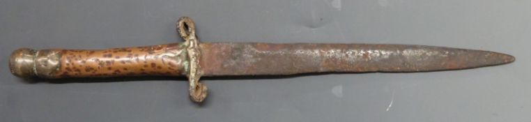 Fairbairn Sykes style fighting knife with copper handle, blade length 18cm