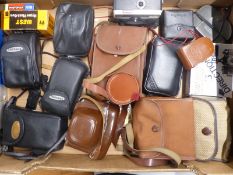 Quantity of collectable cameras including Kodak box Brownie, Retinette 1A, Minolta Hi-matic G, light