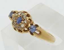 Edwardian hallmarked 18ct gold ring set with sapphires and diamonds, Chester 1909