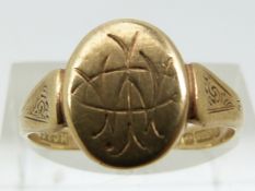 A 9ct gold signet ring, 2.5g (size Q)