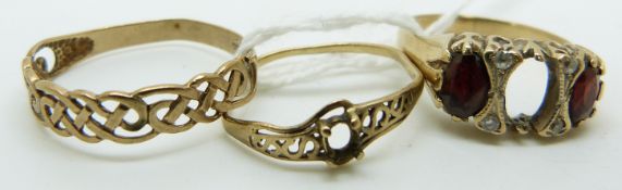 Two 9ct gold rings and a 9ct gold ring in a Celtic design, 5.4g