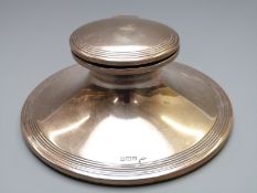 George V Walker & Hall hallmarked silver capstan inkwell, Sheffield 1914, diameter 15cm