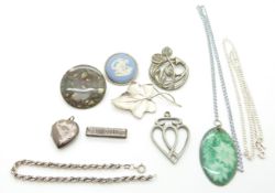 A silver Wedgwood brooch, silver ivy brooch, agate brooch, silver heart locket, enamel pendant,