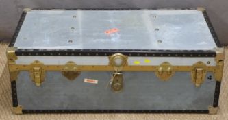 A metal bound and riveted flight case/trunk, H35 x W100 x D50cm