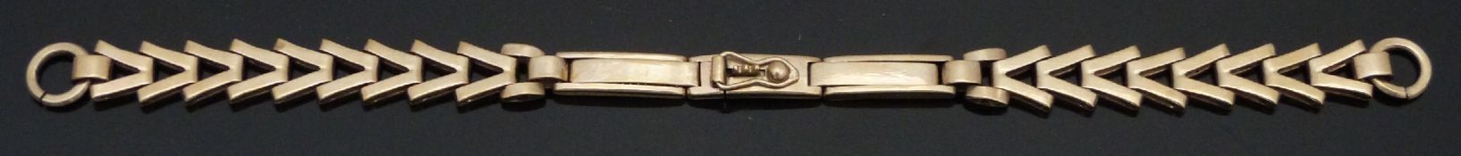 Art Deco style 9ct gold ladies wristwatch bracelet with V-shaped links, 13.6cm long, 6.4g.