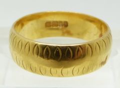 A 22ct gold wedding band/ ring, 4.4g (size J)