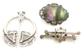 Scottish hallmarked silver pin by Henderson & Horner Bros, Glasgow, an Edwardian silver brooch (