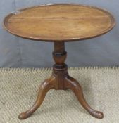 Tray top 19th century mahogany coffee table, diameter 56cm height 50cm