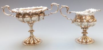 Edward VII hallmarked silver jug and pedestal bowl of Art Nouveau/ Arts and Crafts hammered lobed