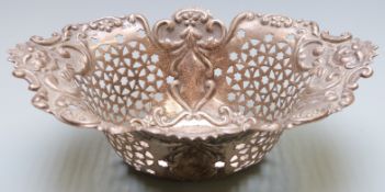 Victorian hallmarked silver pierced and embossed bonbon dish, Chester 1899 maker William Neale,