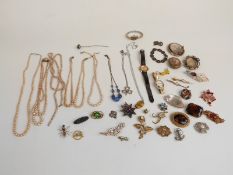 A collection of jewellery, brooches including Victorian swivel, Victorian knot, saphiret, silver
