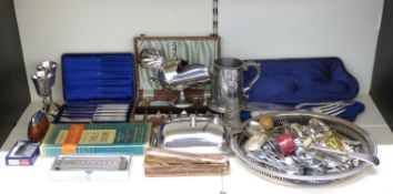 A quantity of silver plated ware including cased cutlery, galleried tray, boxed Rolls Razor,