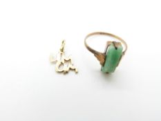 Art Deco 9ct gold ring and a 14k gold pendant (0.7g)