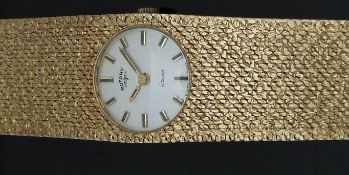 Rotary 9ct gold ladies wristwatch two-tone hands and baton markers, silver dial and 21 jewel calibre
