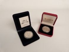 1992 silver 25 ECU in case with certificate together with a Pobjoy Mint aircraft of WWII crown in