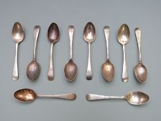 Victorian set of ten Old English pattern hallmarked silver teaspoons, Sheffield 1898 maker William