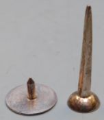 Hallmarked silver golf tee and ball marker London 2000 maker Ari D Norman weight of both 7g