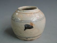 A 19thC Chinese blue and white vase, H 8cm