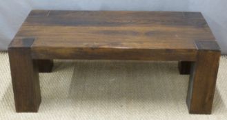 An oak coffee table, L111 x W60 x H40cm