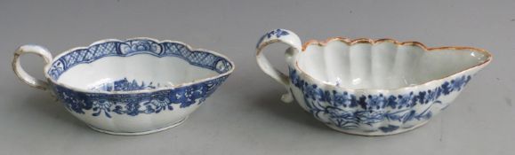 Two Chinese blue and white gravy boats, L 21cm