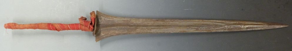 A 19th/20thC short sword with flared and ridged blade, L98cm