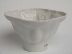 Shelley ware jelly mould with lobster decoration, H12cm