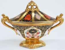 Royal Crown Derby Imari 1128 pattern twin-handled pedestal covered urn, H14cm