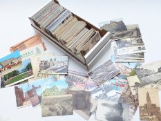 Approximately 600 postcards, mainly topographical, to include some overseas