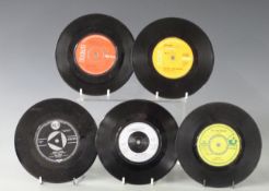 Over 1,000 post-1970 single vinyl records, not sleeved