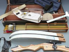 Decathlon recurve archery bow with Arten sights, arrows and accessories in fitted case