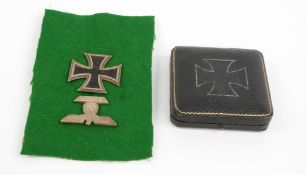 WWII German Nazi Third Reich Iron Cross with bar emblem, dated 1939