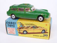Corgi Toys diecast model Citroen Safari ID19 with green body, driver and passenger 436, in