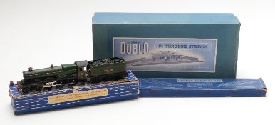 Hornby Dublo 00 gauge 3-rail EDL20 BR 4-6-0 Bristol Castle locomotive and tender together with a