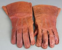 Royal Air Force pair of leather gauntlets stamped M&Q 1946, size 9 1/2