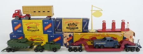 Four Matchbox Moko Lesney Major and Accessory packs comprising Pickfords Scammell 200 Transporter