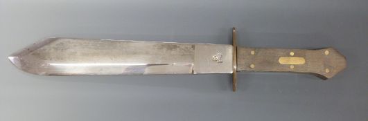 Bowie knife with skull and cross bones stamped to the engraved 26.5cm blade.
