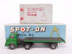 Tri-ang Spot-On diecast model Ford Thames Trader With Articulated Flat Float 111A/0T, in original