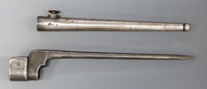 British No.4 Mk. II socket bayonet with 20cm blade and metal scabbard.