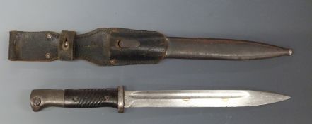 F W Hollier German Army WWII bayonet stamped 1539 to the 24.5cm blade, with scabbard and frog