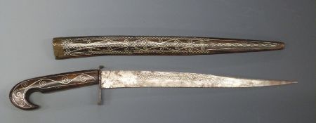 Eastern wire inlaid short stabbing sword with 27cm blade, in wooden scabbard.