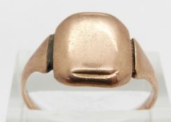 A 9ct gold signet ring, Chester 1911, 4.7g, size V