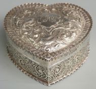 Heart-shaped trinket box, Sheffield 1888 maker Atkin Brothers, length 9.5cm, weight 108g