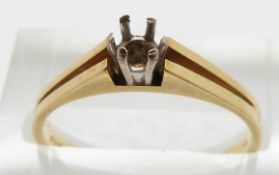 An 18ct gold ring, 2.4g, size N